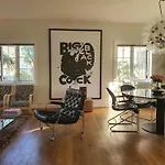 Art Filled Townhouse In The Center Of Stavanger