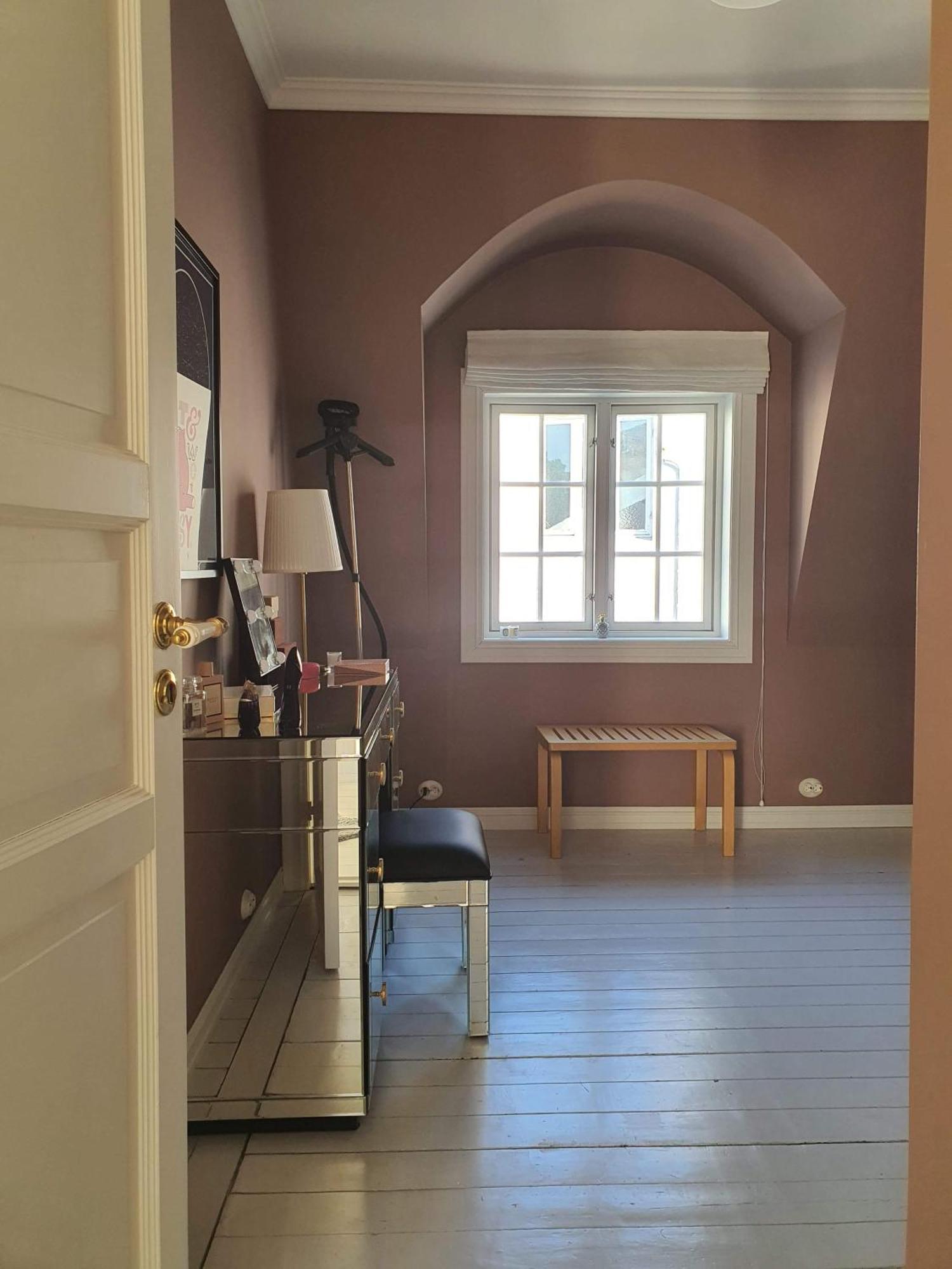 Villaer Art Filled Townhouse In The Center Of *