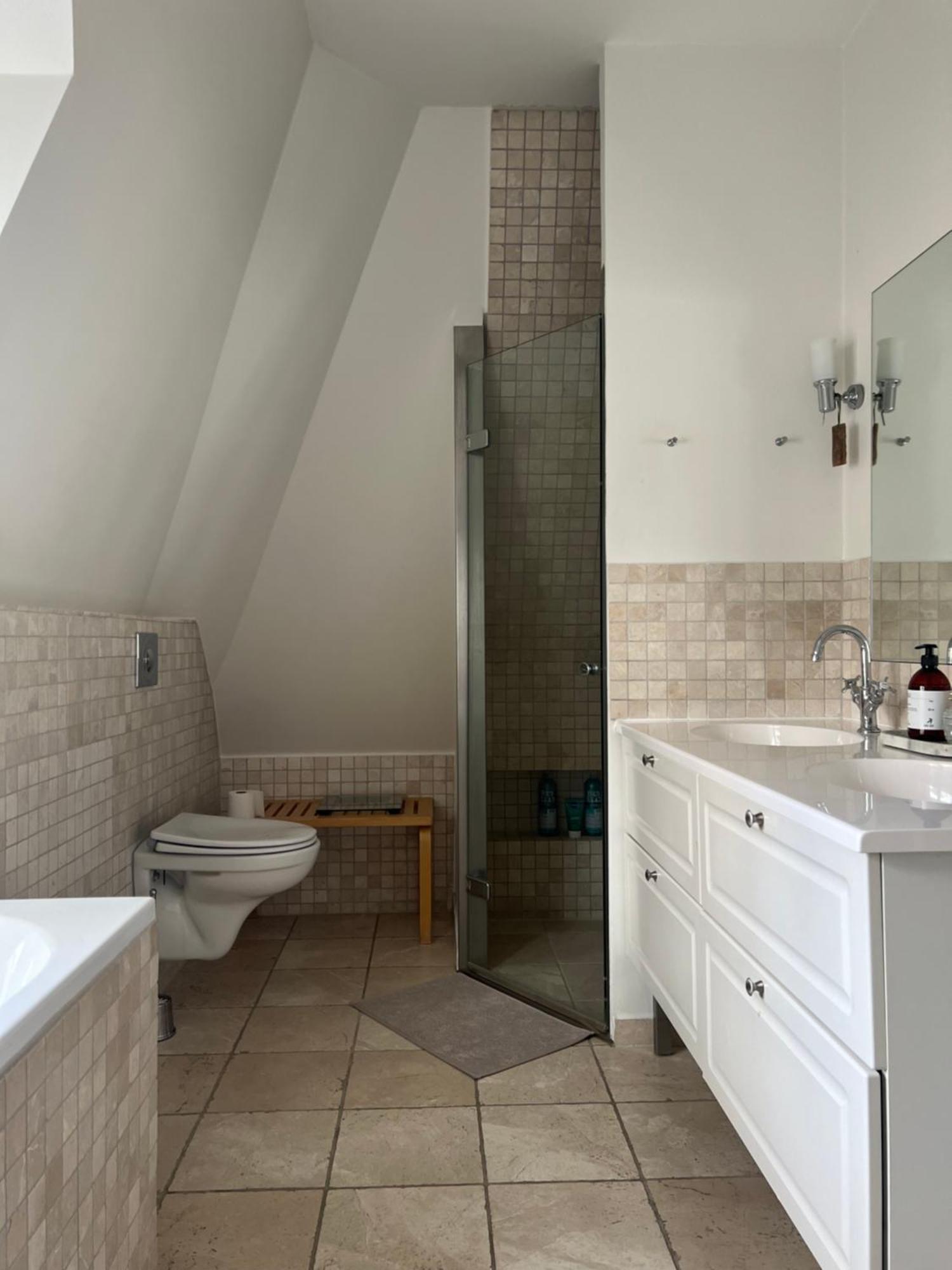 Villaer Art Filled Townhouse In The Center Of *