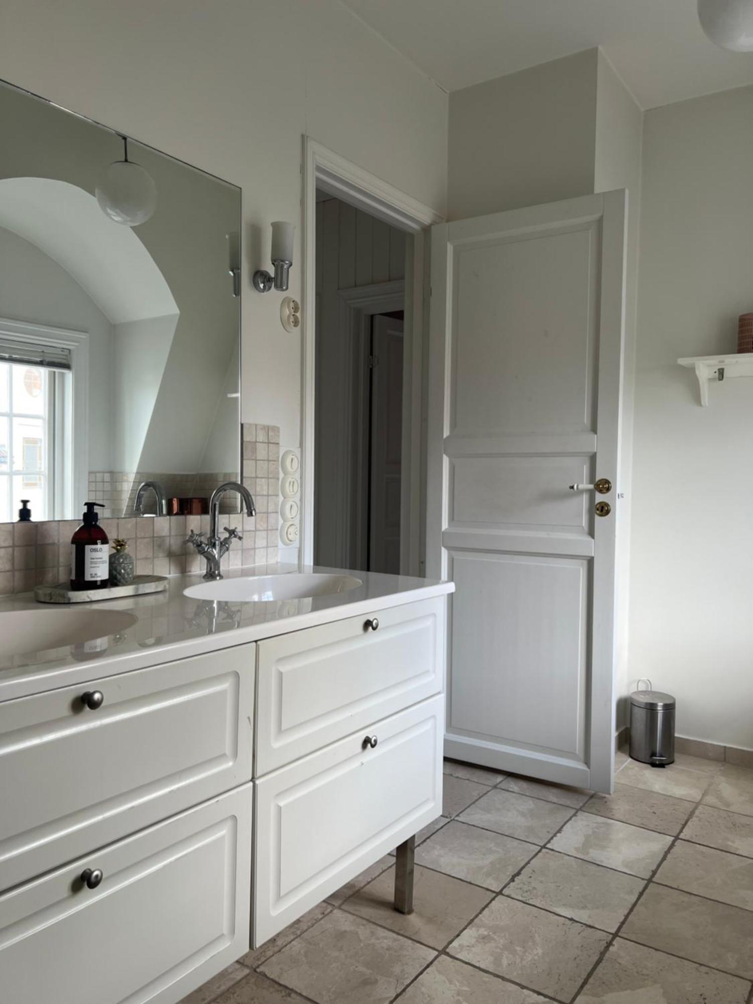 Villaer Art Filled Townhouse In The Center Of Stavanger